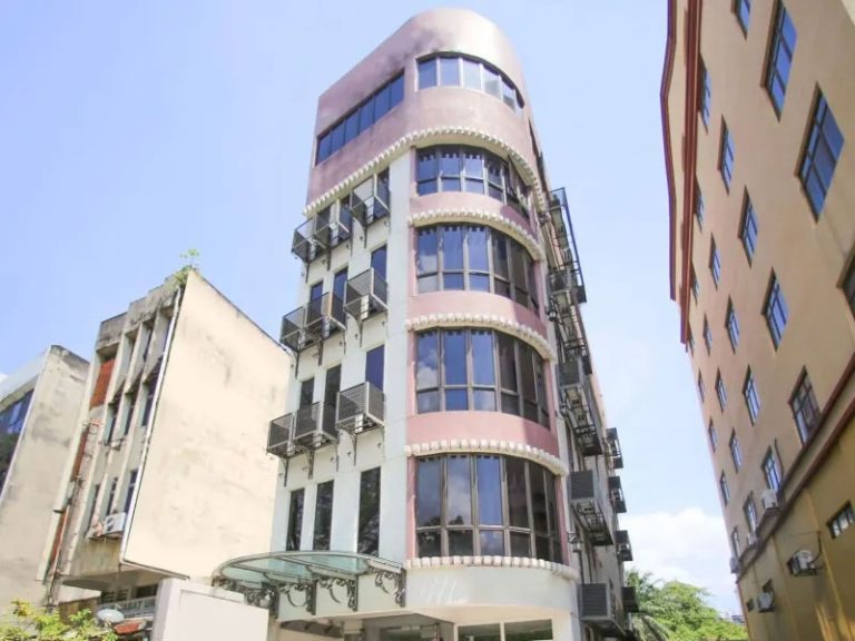 Seniman Hotel